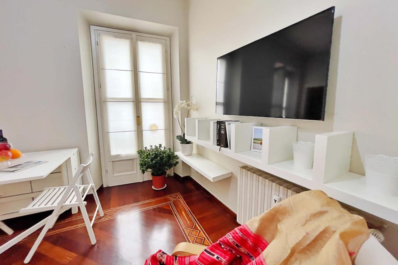 Chic 1Bdr With Shared Terrace Steps From Duomo By Rentopolis Milão Exterior foto