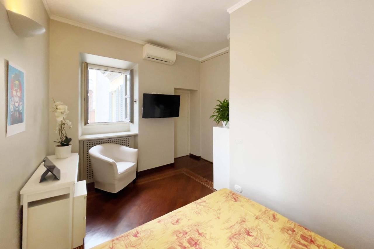 Chic 1Bdr With Shared Terrace Steps From Duomo By Rentopolis Milão Exterior foto