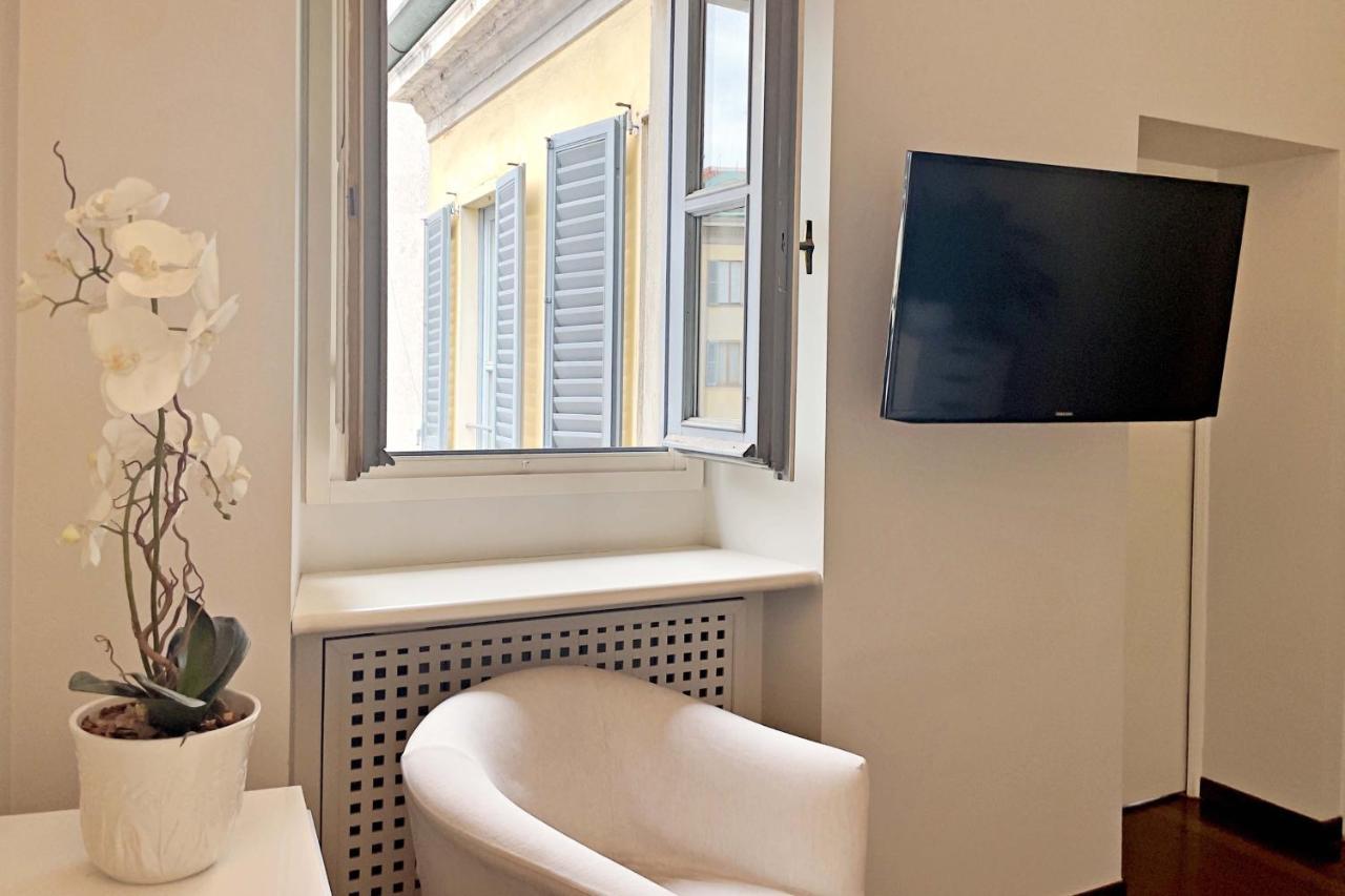 Chic 1Bdr With Shared Terrace Steps From Duomo By Rentopolis Milão Exterior foto