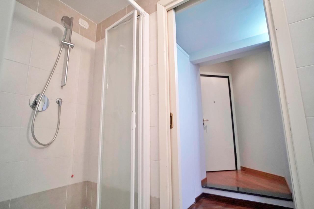 Chic 1Bdr With Shared Terrace Steps From Duomo By Rentopolis Milão Exterior foto